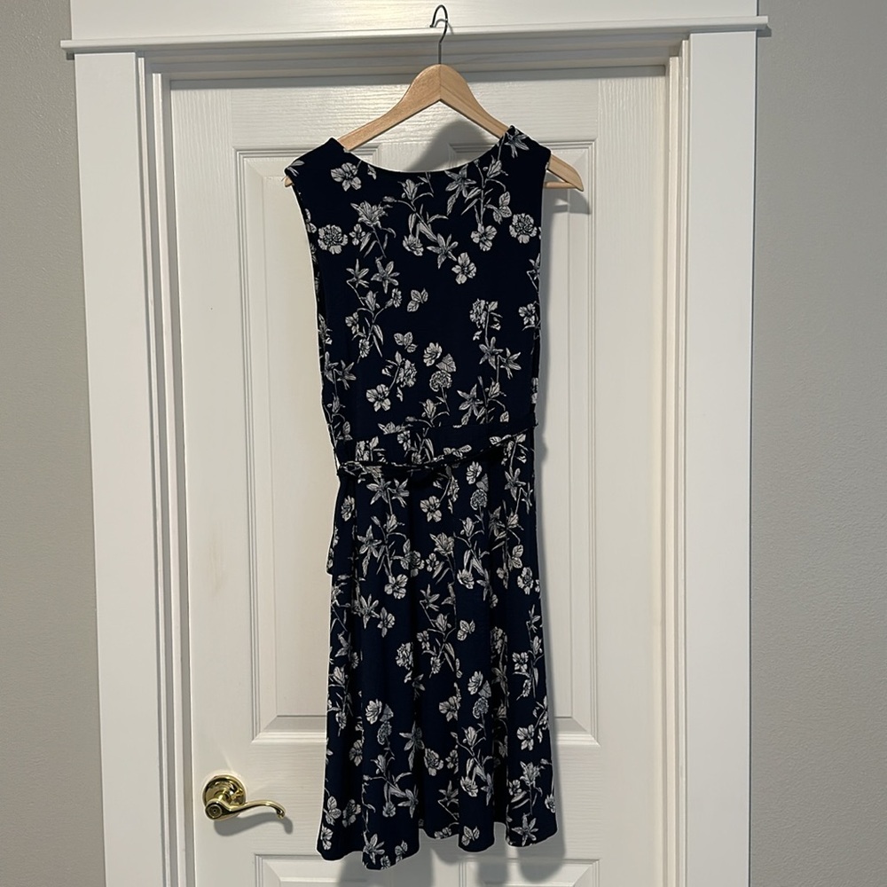Dress - Picture 4 of 5